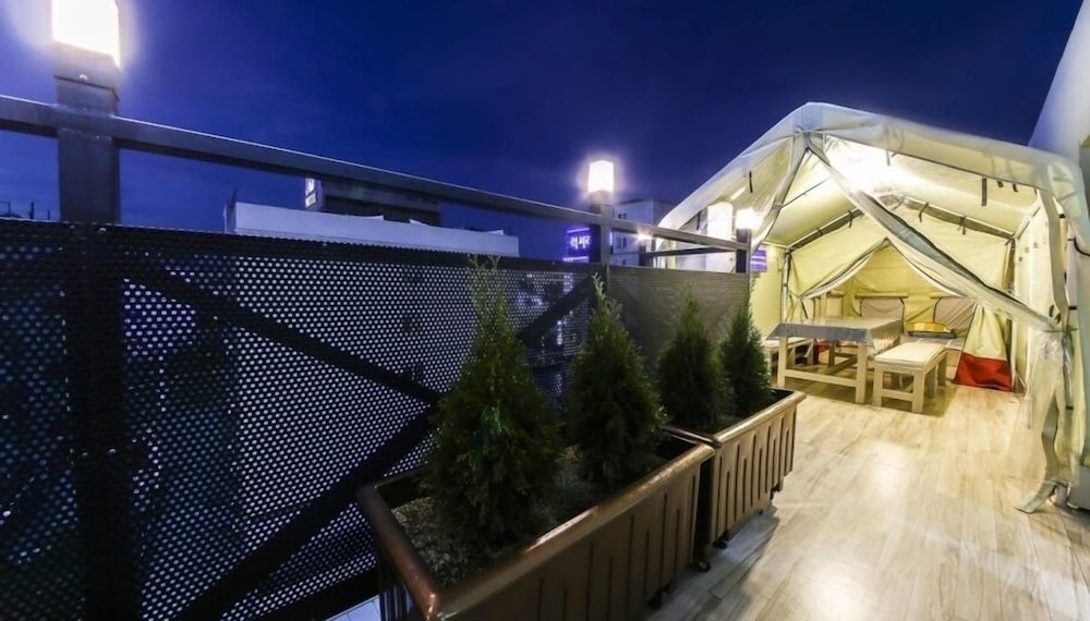 Glamping Room - Photo 10