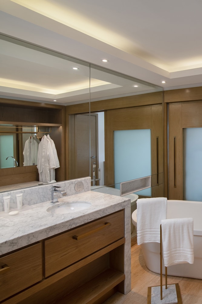 Suite (master, Swim-up)