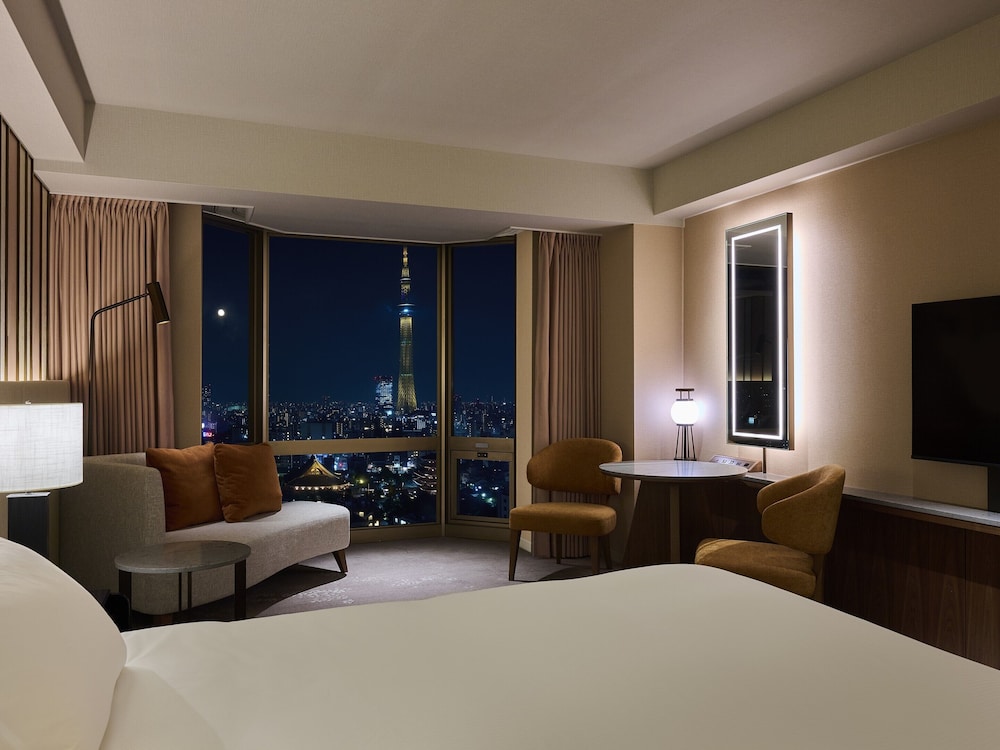 Executive Deluxe King with View Bath and Skytree Side with 1Extra Bed (3 adults), Non Smoking