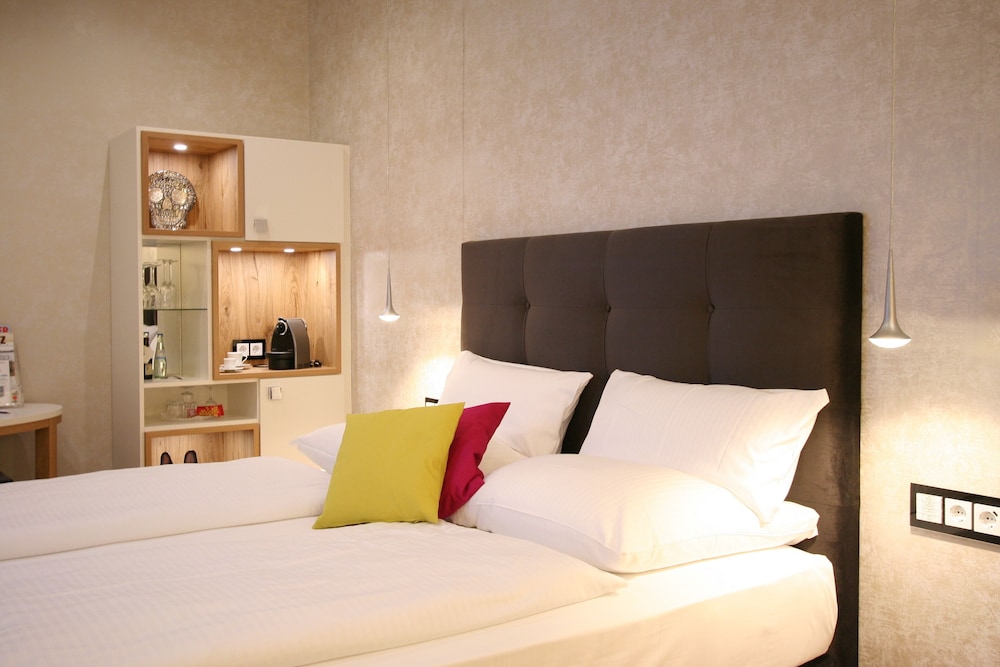 Cuddle Room thumbnail 6