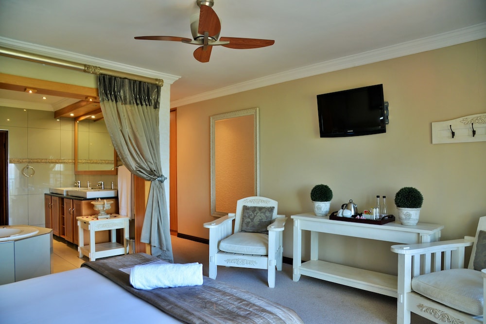 Suite (6) photo 3