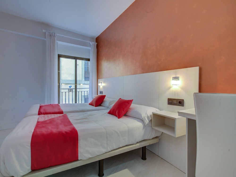 Double Room - Photo 6
