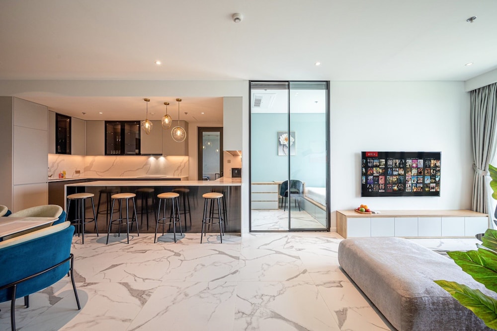 Family Room, 3 Bedrooms, Club Lounge Access, City View photo 2