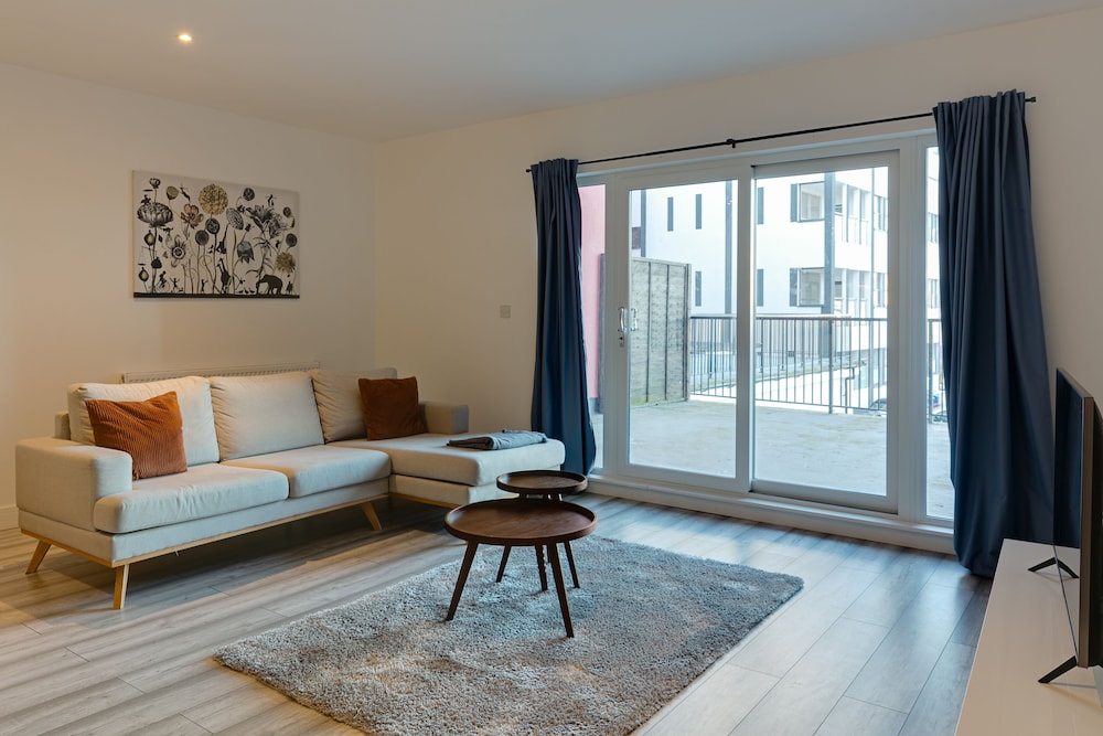 Two Bedroom Apartment - Balcony photo 1
