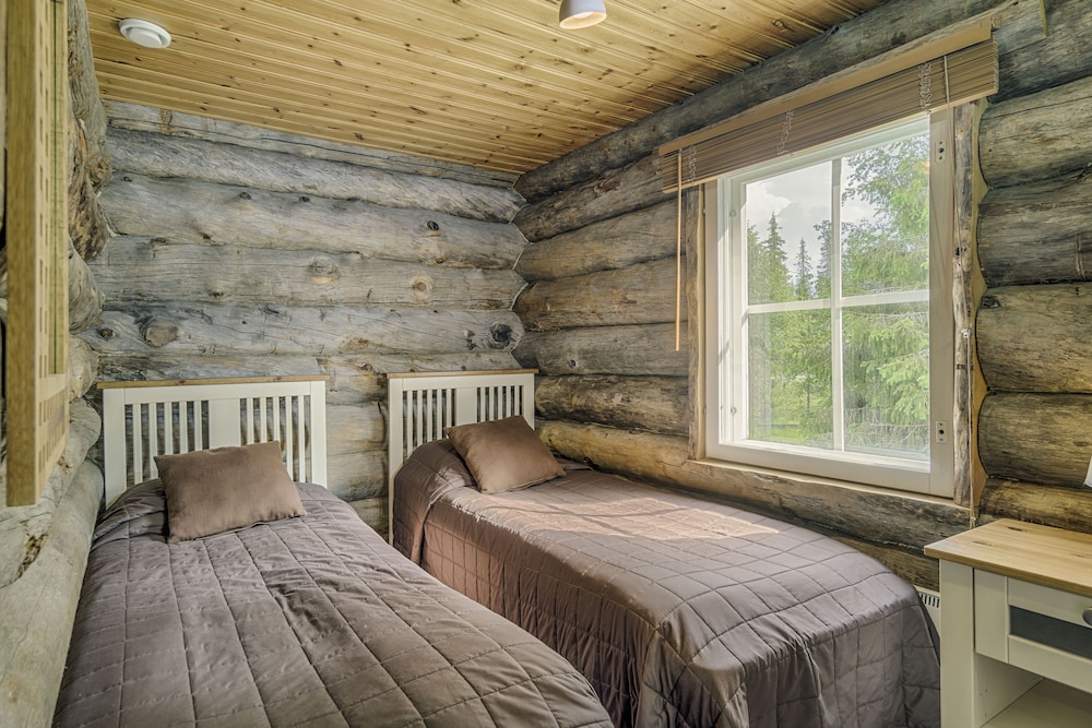 Family Cabin photo 2