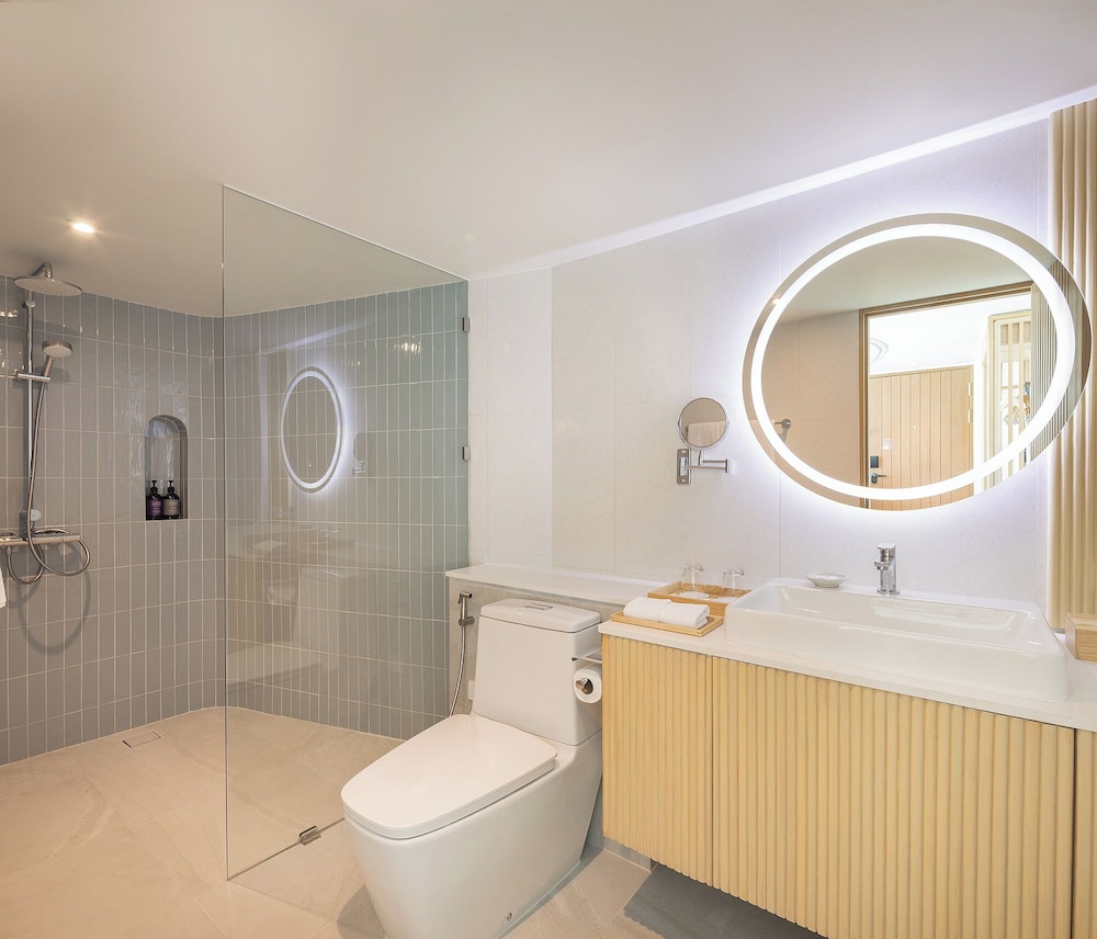 Cozy Panoramic Seaview Room - Photo 7