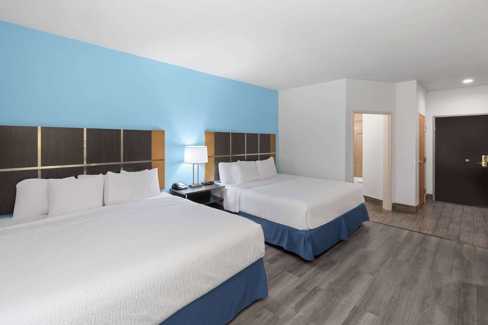 Room, Multiple Beds, Non Smoking photo 3