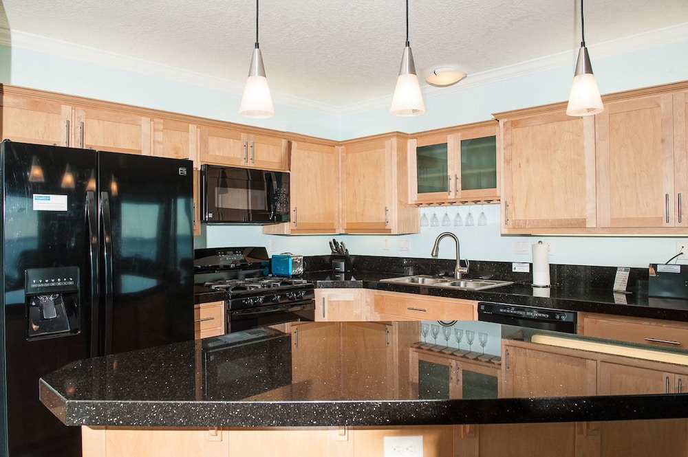 Condo, 2 Bedrooms, 2 Bathrooms, Ocean View (Ocean's Melody) photo 2