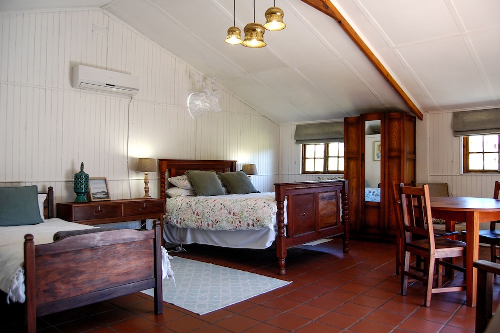 Standard Cabin (Log 1)