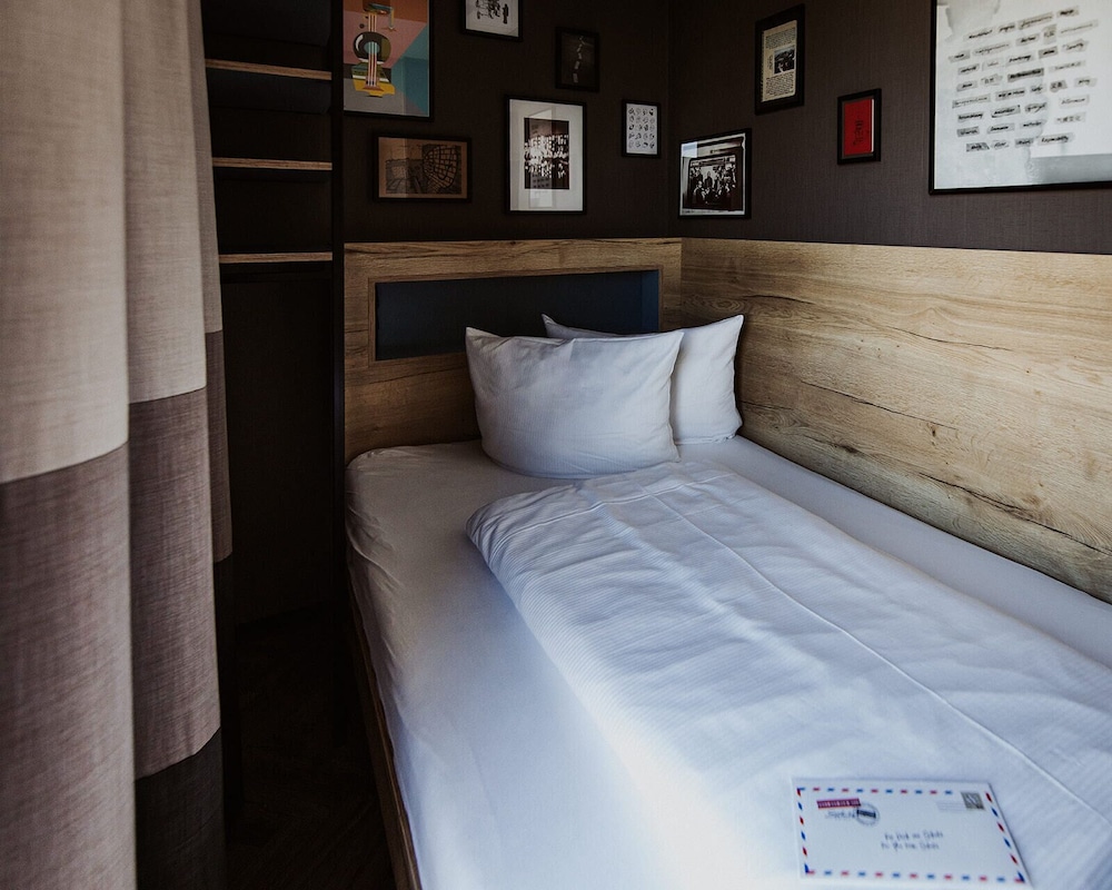 Economy Single Room