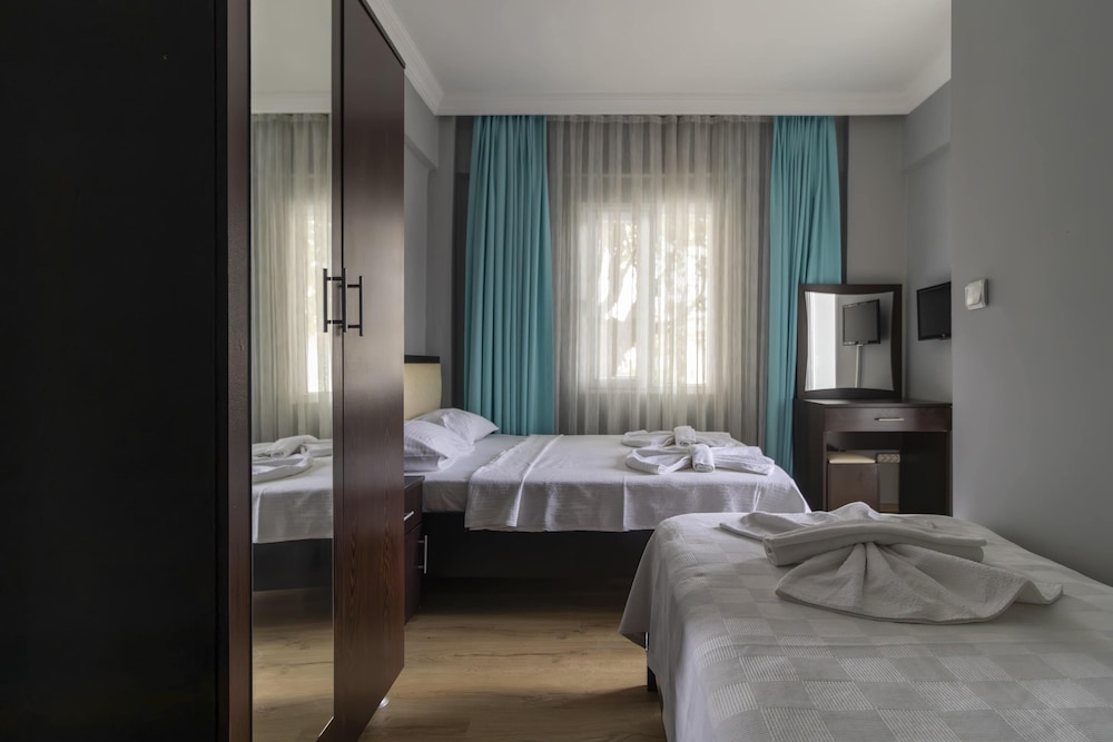 Basic Triple Room