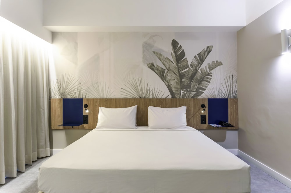 Superior Room, 1 double bed, beach view - Photo 2