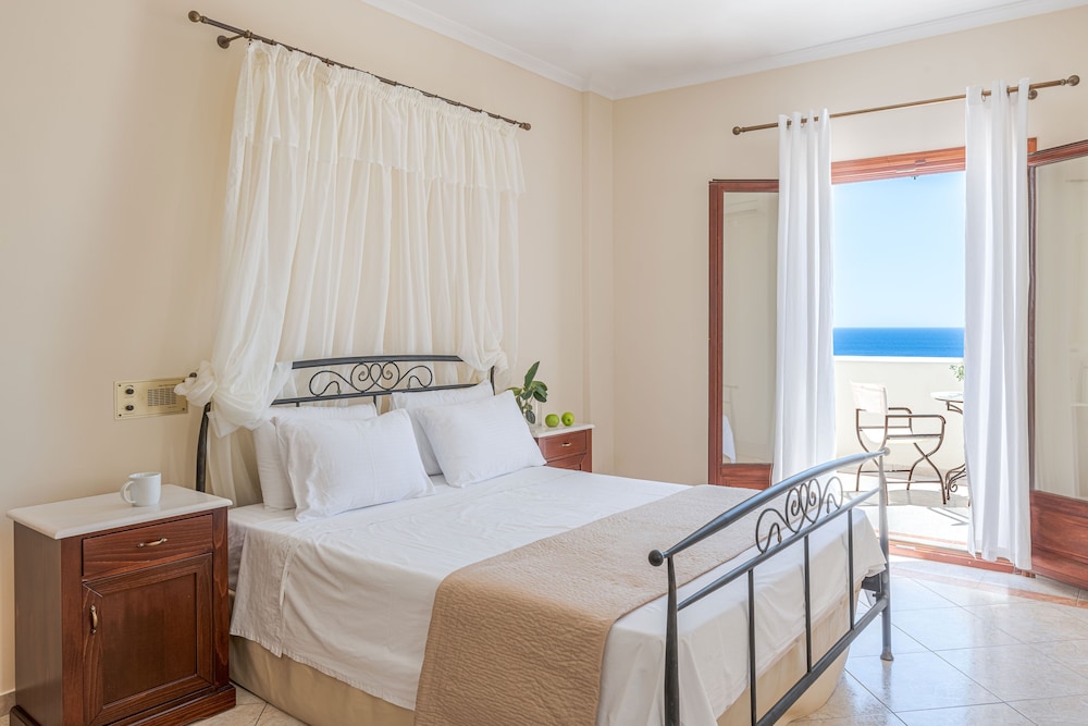 Deluxe Room, Sea View - Photo 1