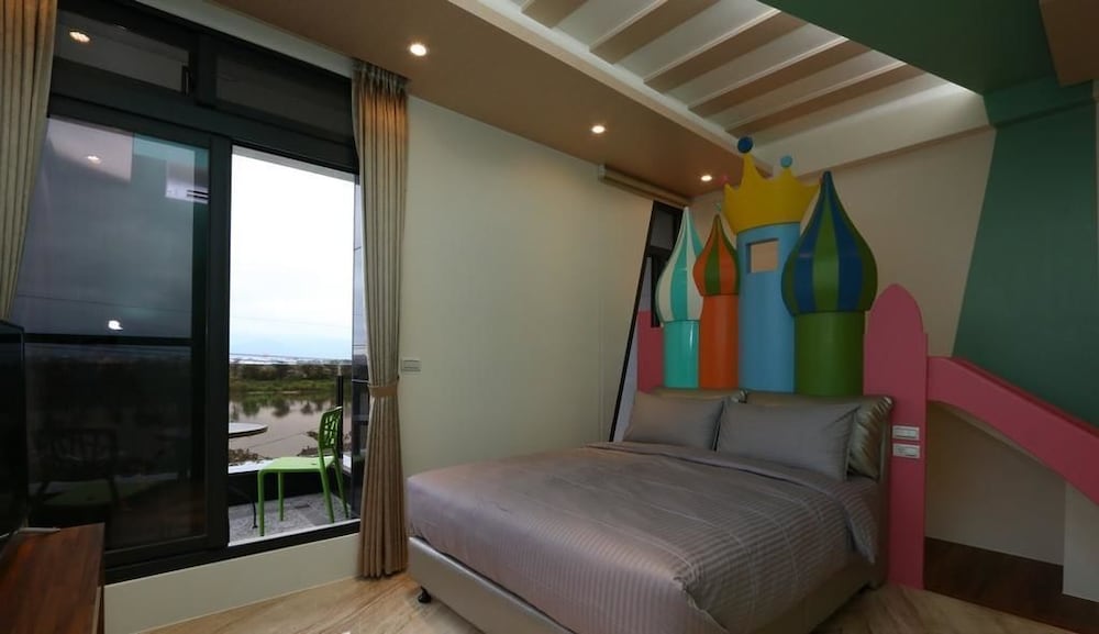 Classic Quadruple Room, 2 Double Beds, Non Smoking photo 2