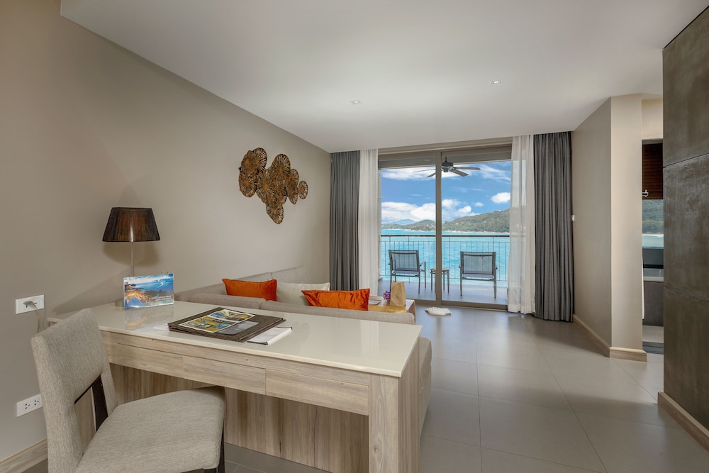 Sea View Jacuzzi Junior Suites - Photo 6