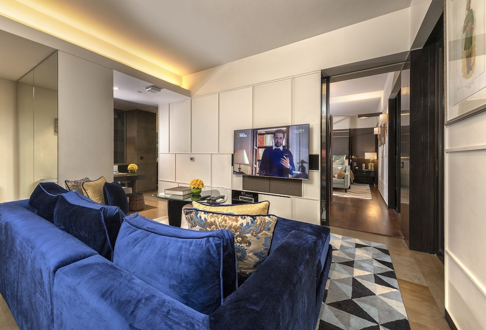 Signature Suite, 1 Bedroom - Photo 2