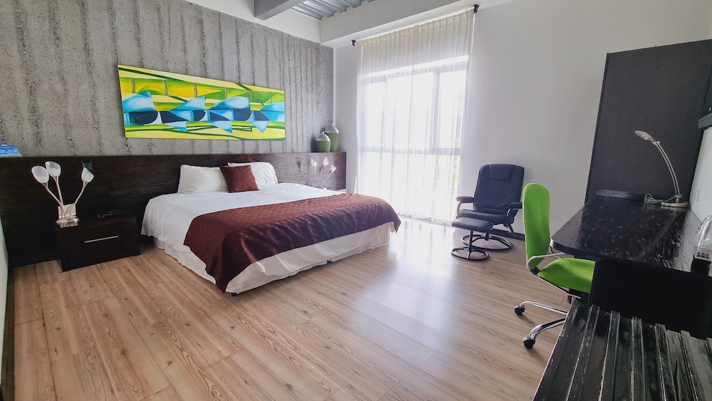 Junior Studio Suite