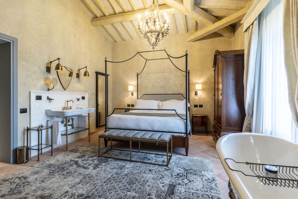 Premium Suite - Photo 5