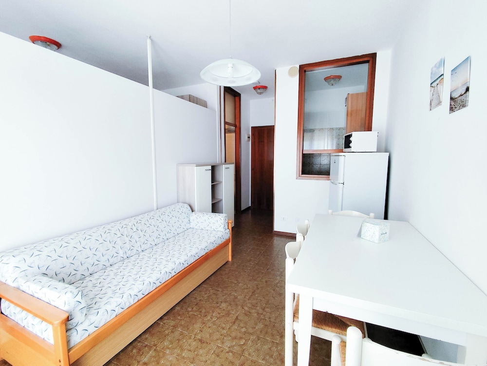 Studio, Multiple Bedrooms, Balcony, City View photo 1