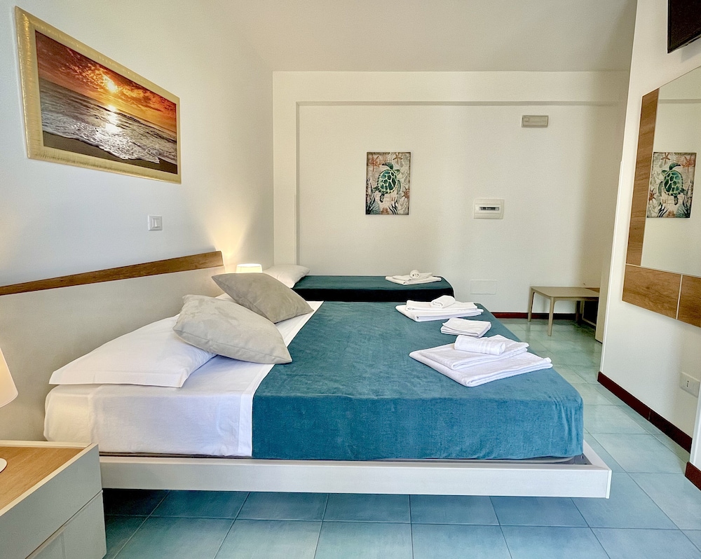 Deluxe Triple Room, 1 Bedroom - Photo 4