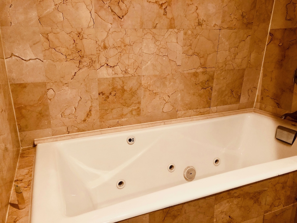 Double Room, 1 Queen Bed, Private Bathroom photo 3