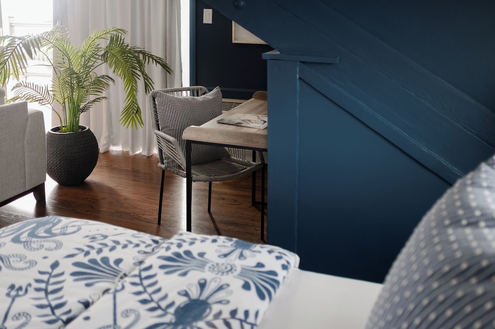 Penthouse, 1 Queen Bed, Ocean View photo 3