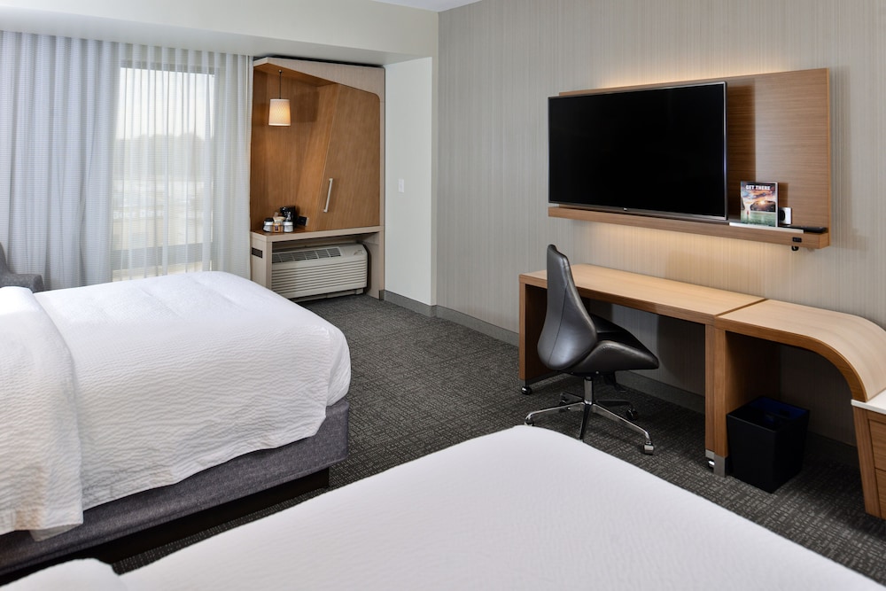 Executive Suite, Multiple Beds photo 2