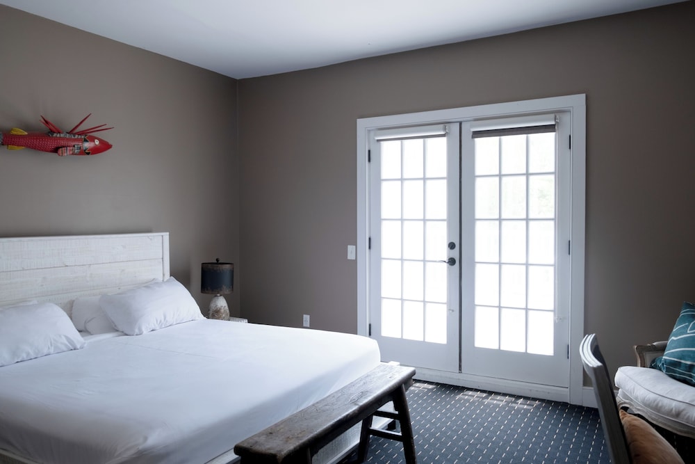 Comfort Single Room, 1 King Bed, Balcony