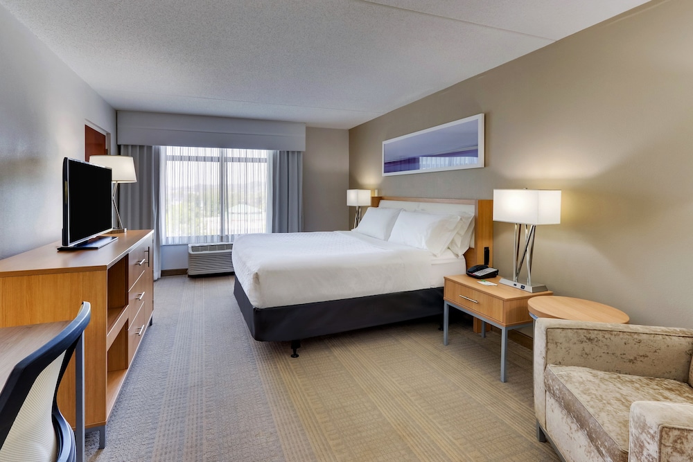 Room, 1 King Bed, Accessible (Accessible Tub) - Photo 3
