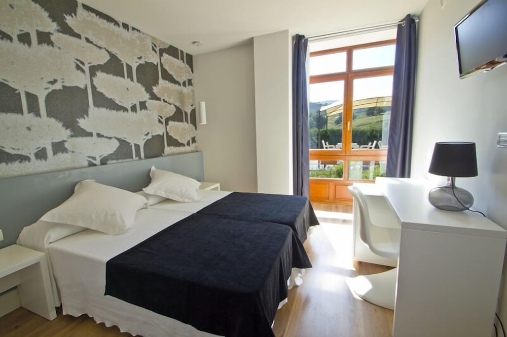Deluxe Twin Room photo 3
