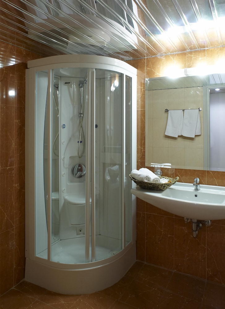Suite - Photo 6