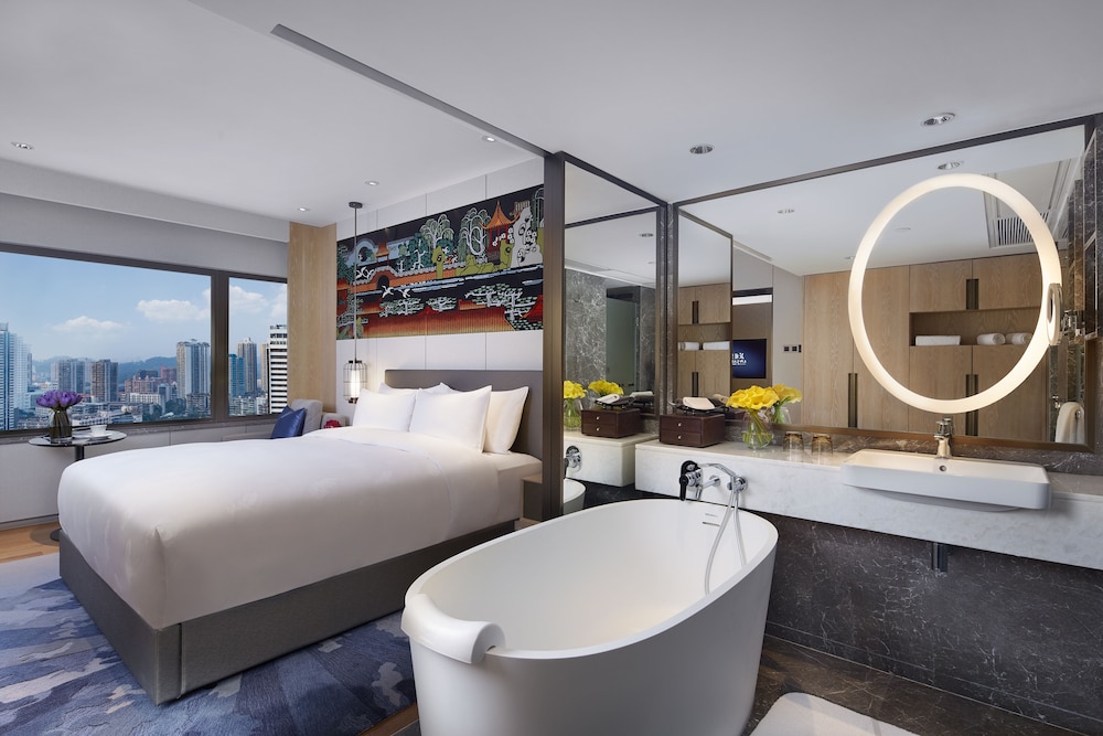 Garden 66 Non-Smoking Twin Bed Suite - Photo 7