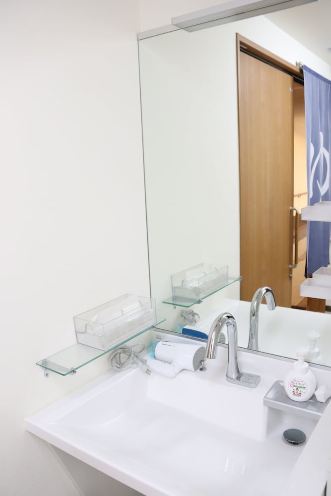 Small Japanese Style Room photo 1