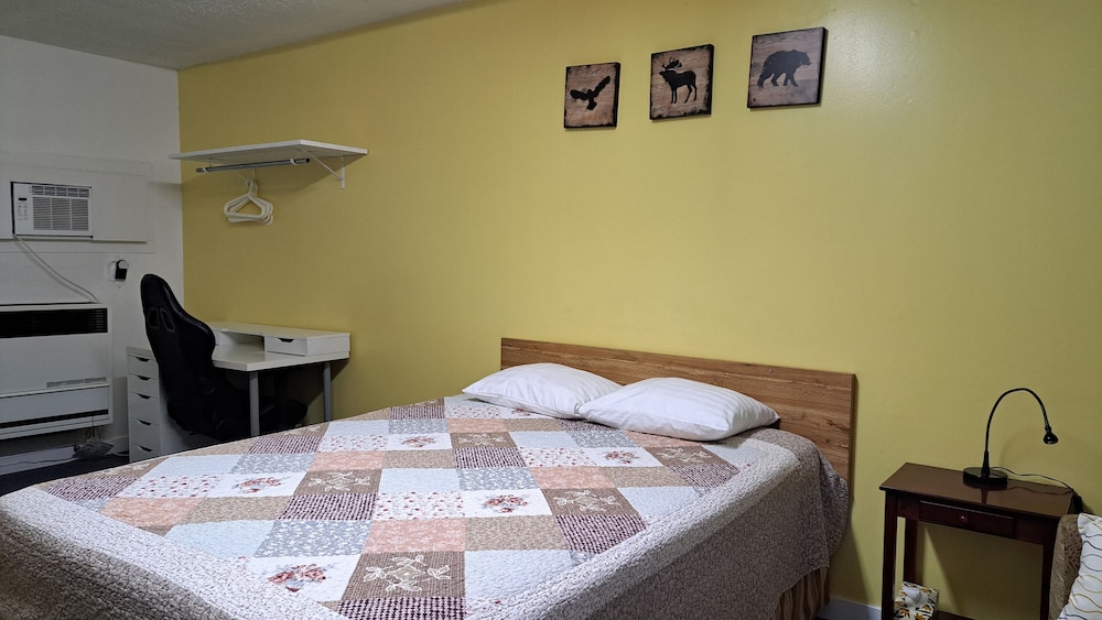 Classic Room, 1 Queen Bed photo 3
