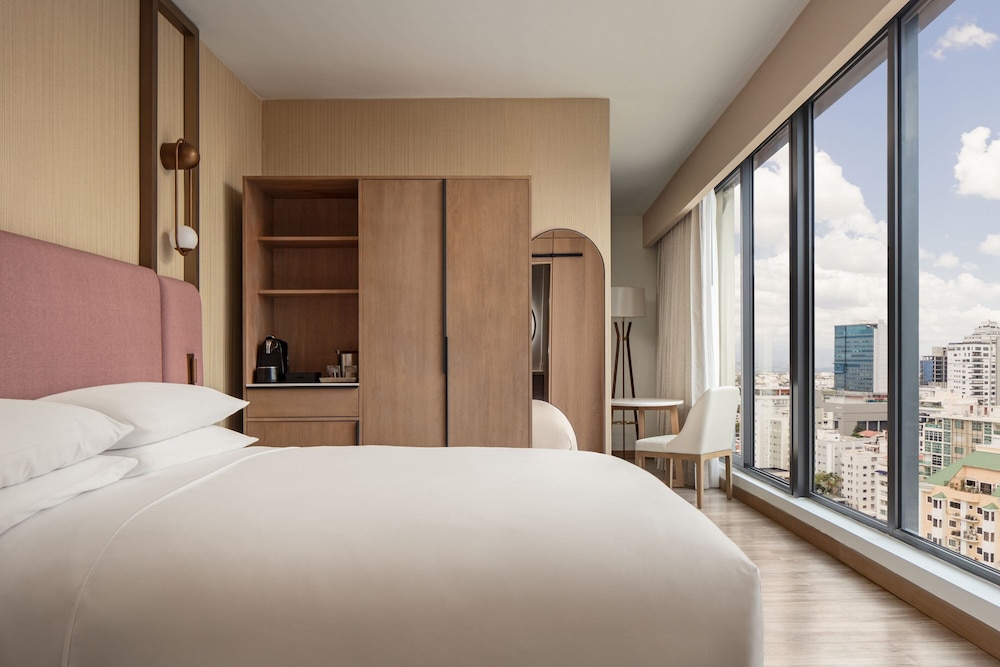 Club Suite, 1 Bedroom, City View - Photo 4