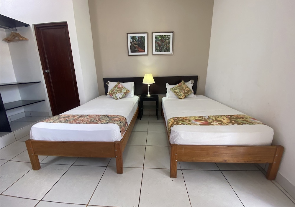 Basic Double Room photo 2
