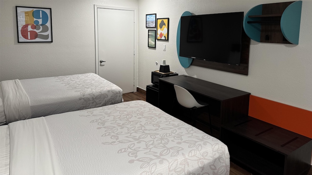 Deluxe Room, 2 Double Beds, Accessible, Non Smoking - Photo 2