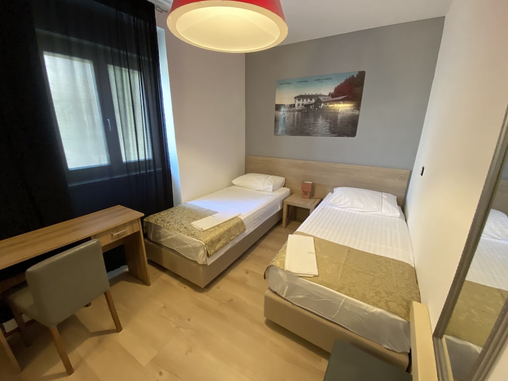 Superior Double or Twin Room - Photo 9