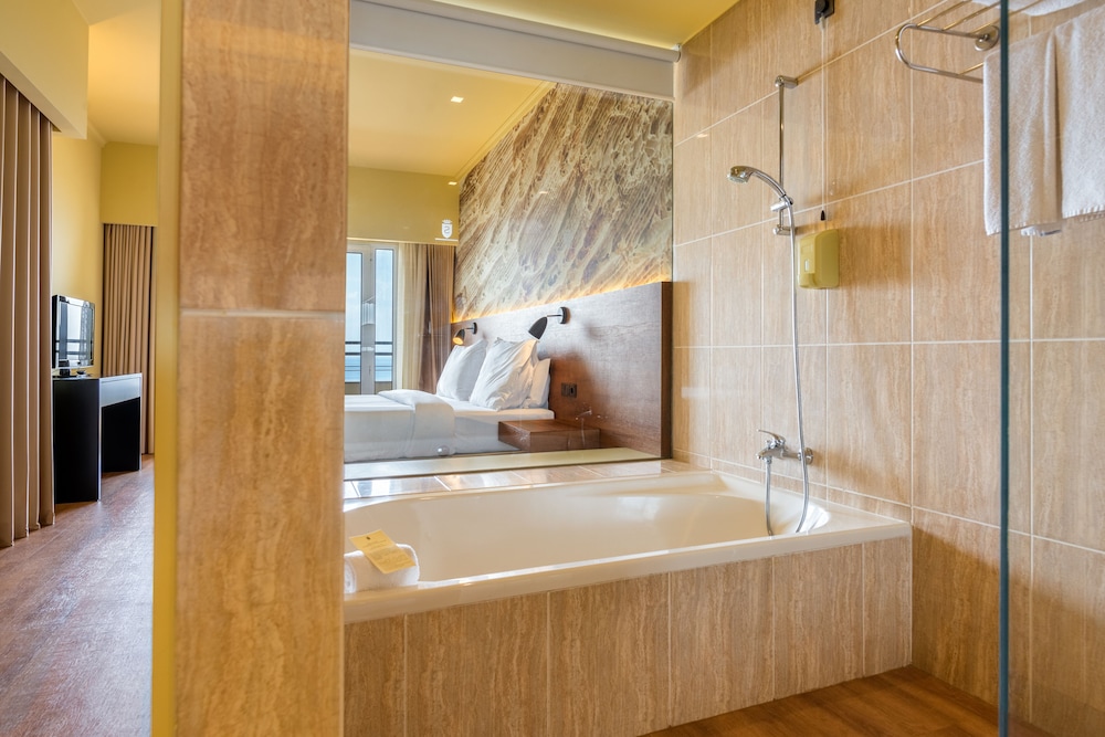 Superior Suite Sea View - Photo 1