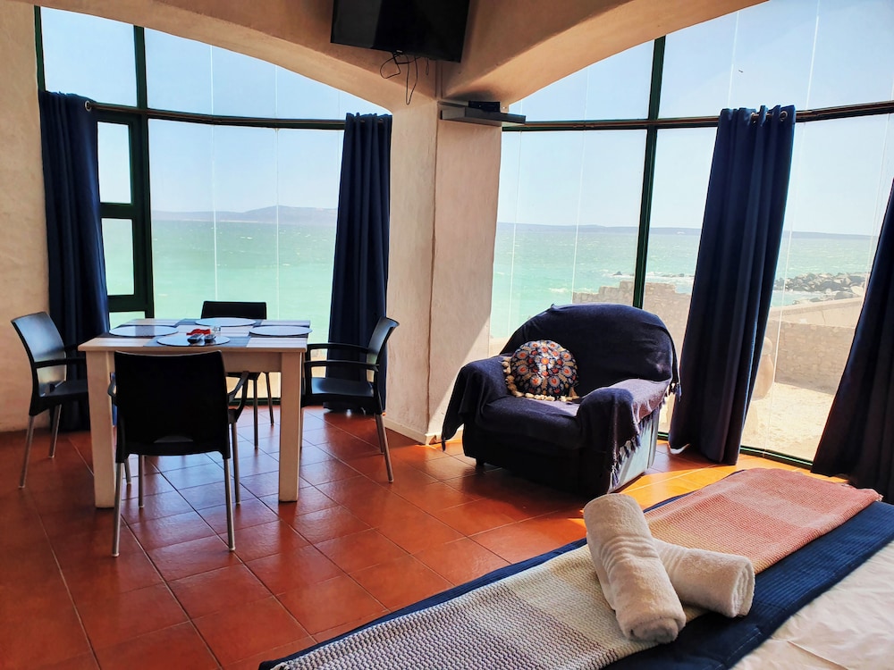 Deluxe Double Room, 1 King Bed, Sea View, Ground Floor