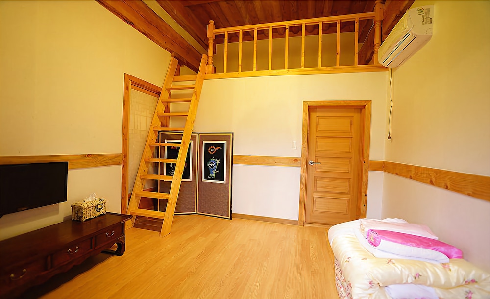 Family Room photo 1