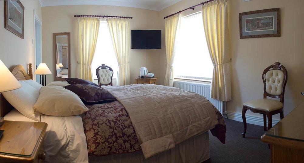 Deluxe Double Room, 1 Queen Bed, Mountain View photo 2