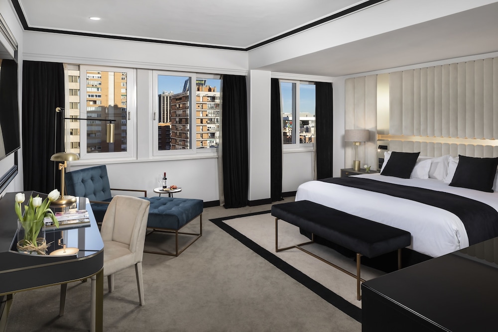 The Level, Family Room, Connecting Rooms