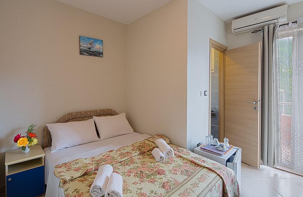Basic Room photo 2