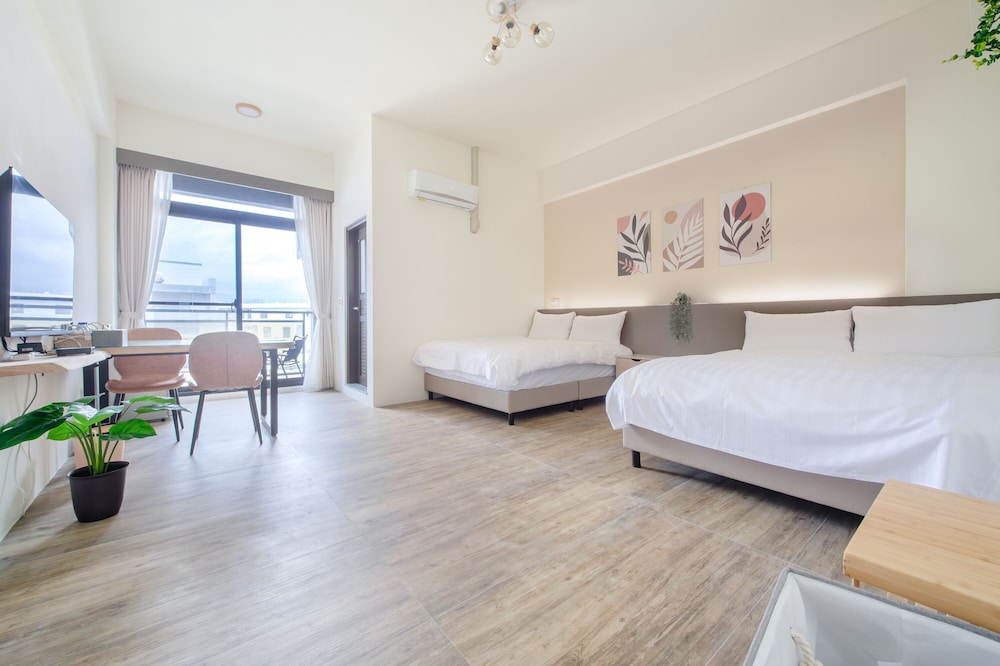 Family Suite With Balcony - Photo 1