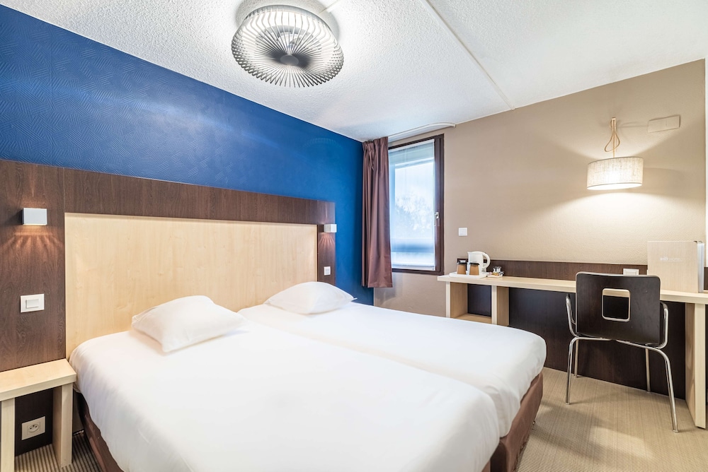 Standard Room, 2 Twin Beds - Photo 1