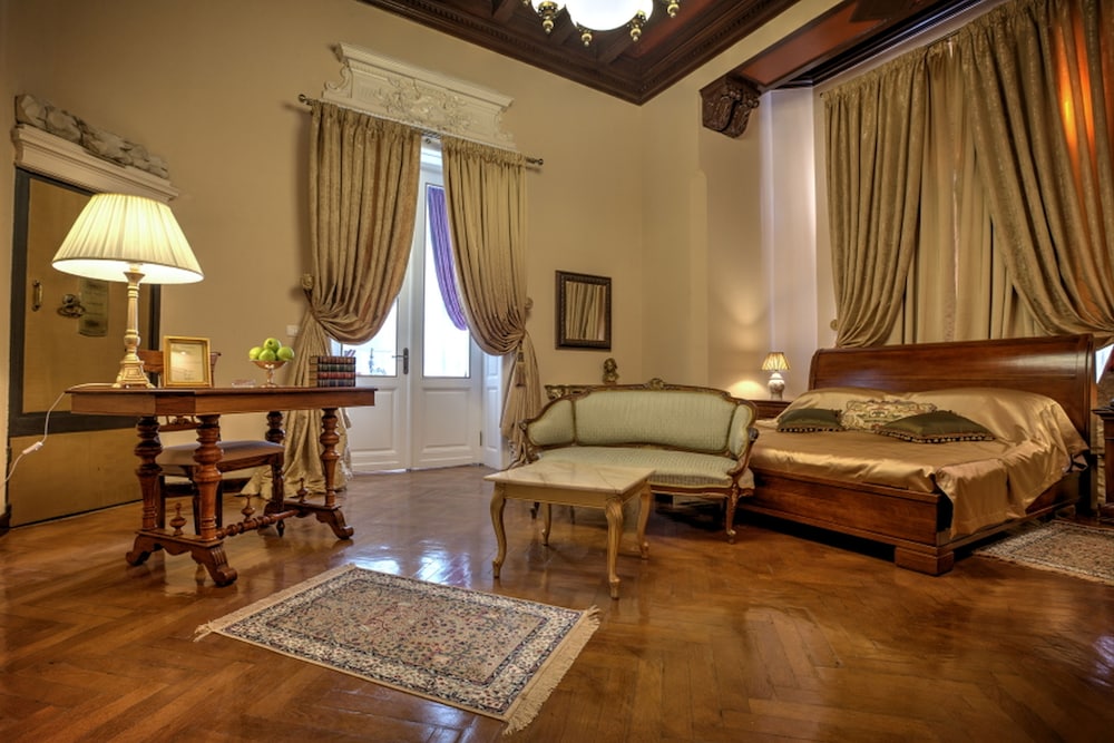 Premium Double Room, 1 Queen Bed photo 2