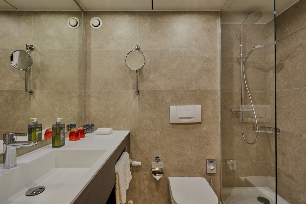 Superior Triple Room photo 3