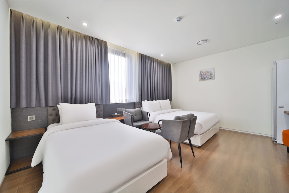Superior Twin Room - Photo 1