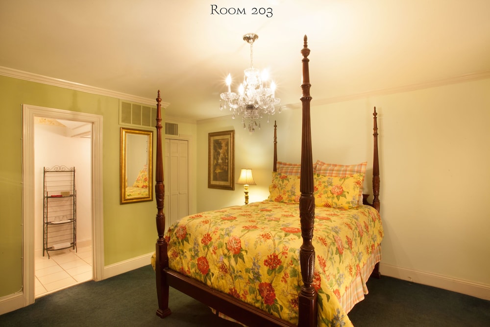 Room, 1 Queen Bed (203), Stairs Required